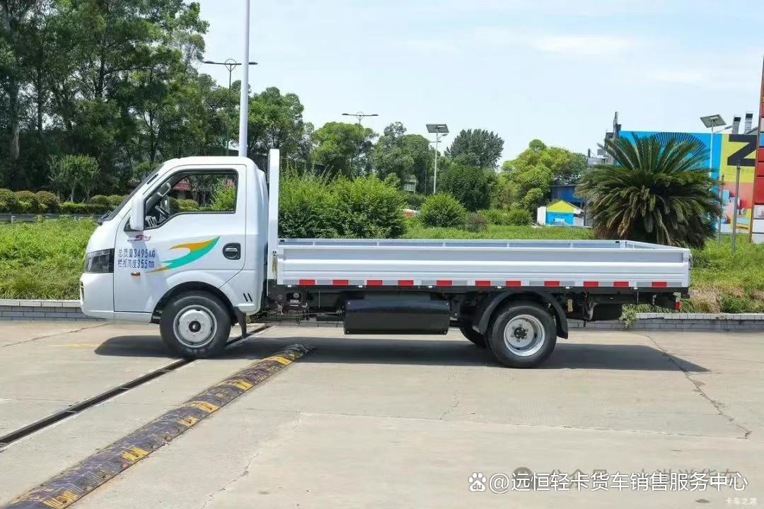 东风轻卡途逸T5CNG-现在不到6个了(图1) 东风轻卡途逸T5CNG-现在不到6个了(图1)